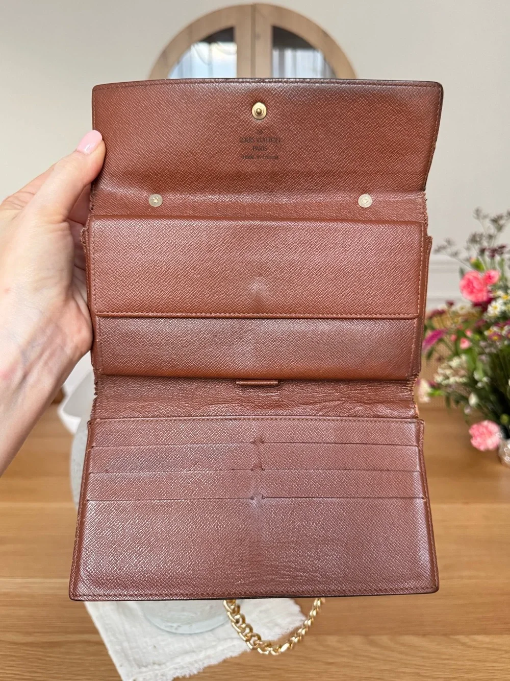 ✅AUTH✅LOUIS VUITTON WALLET IN A CHAIN